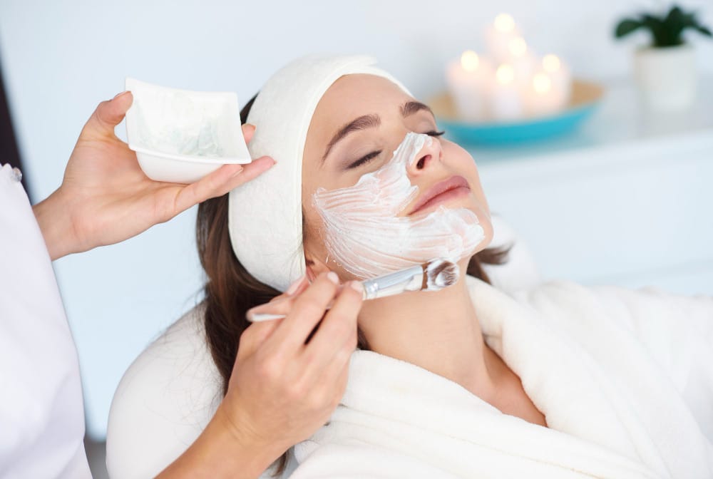 Isparta profesyonel medikal cilt bakımı — leke, akne, anti-aging | Esin Orhan Güzellik Merkezi Çünür
